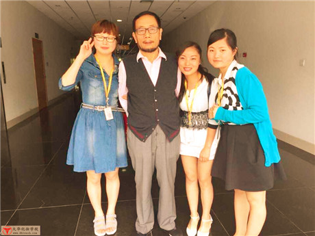 大华学员为演员化妆造型
